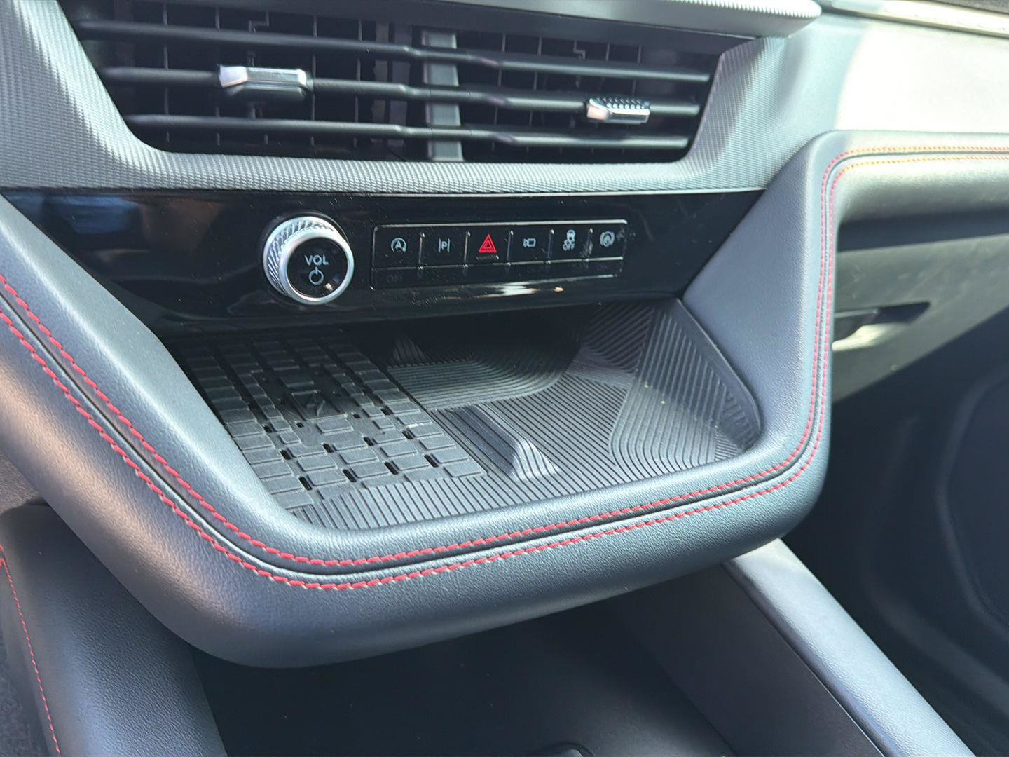 Certified 2025 Ford Explorer ST AWD/4WD image 28
