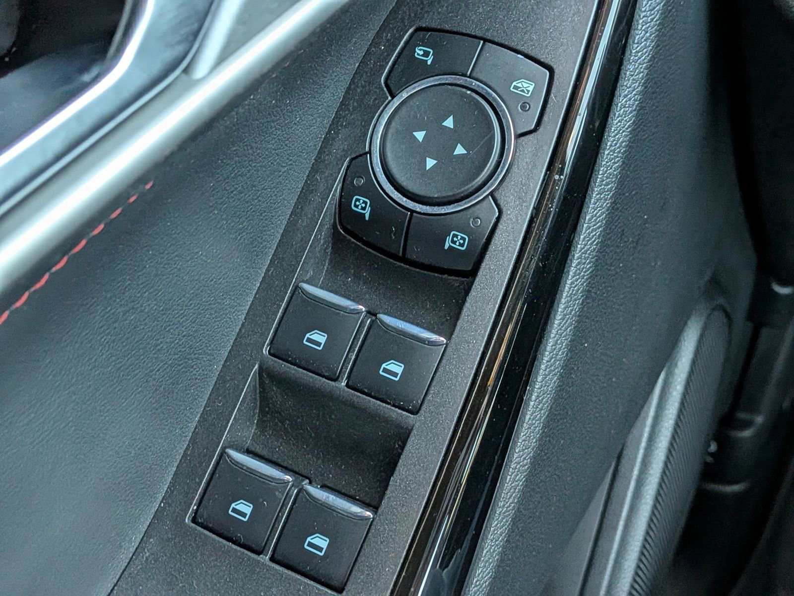 Certified 2023 Ford Explorer ST-Line w/ Class IV Trailer Tow Package image 28