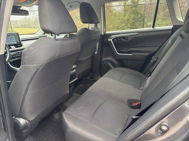 Used 2021 Toyota RAV4 LE image 13