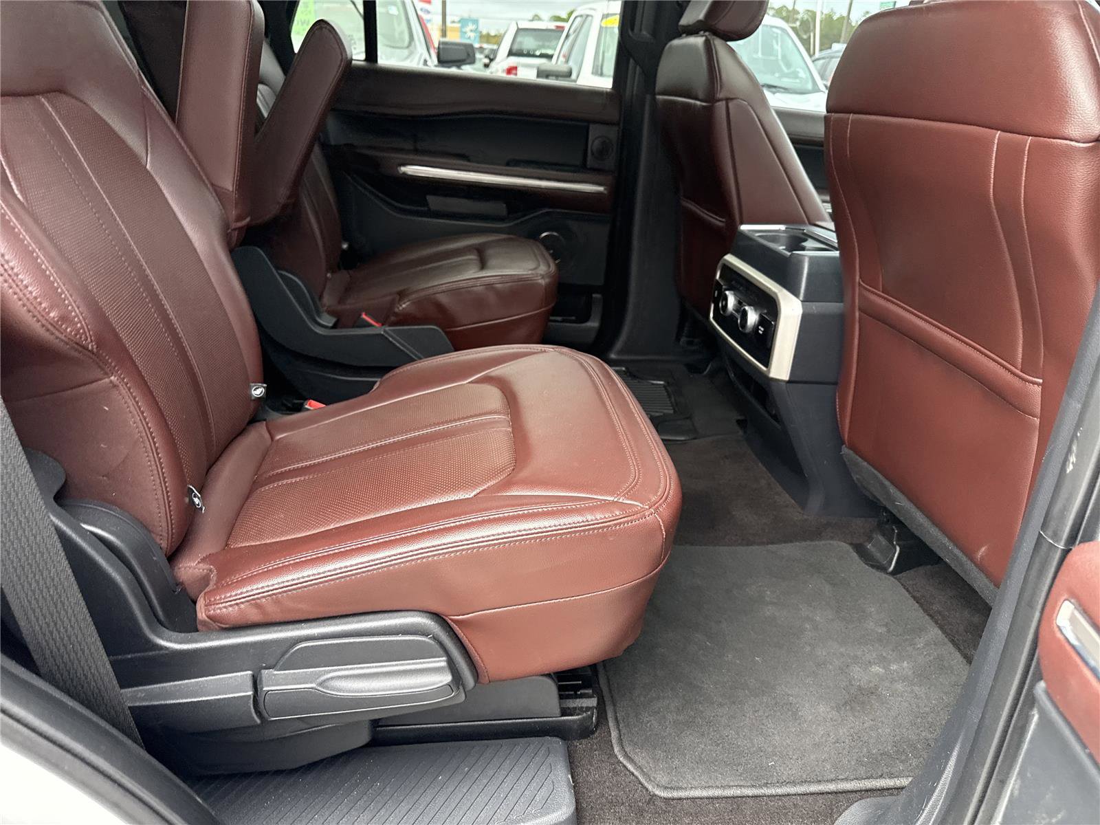 Certified 2022 Ford Expedition Limited image 5