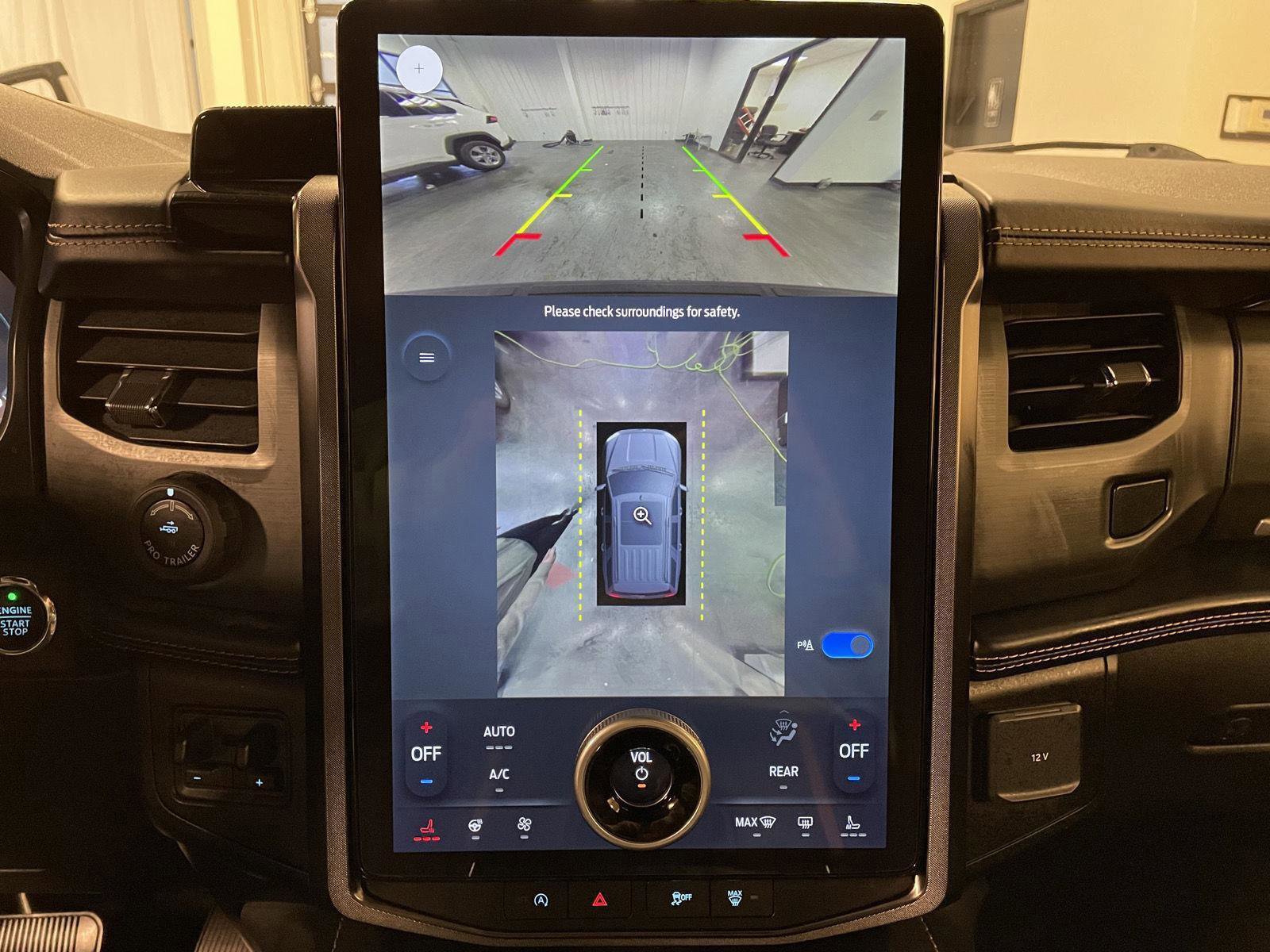 Certified 2023 Ford Expedition Platinum image 32