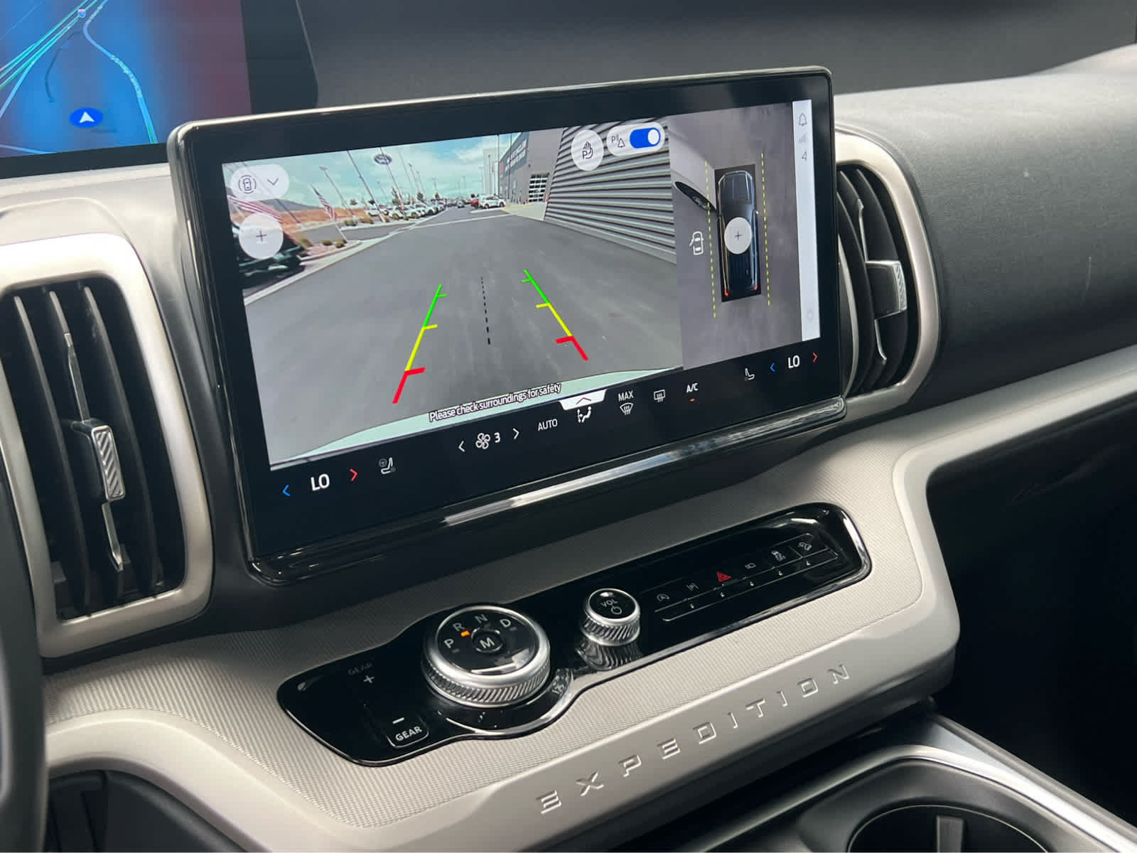 Certified 2025 Ford Expedition Active AWD/4WD image 38