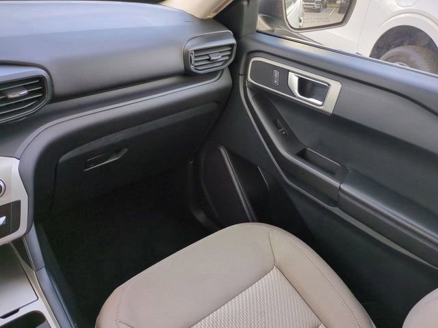 Certified 2023 Ford Explorer 2WD image 17