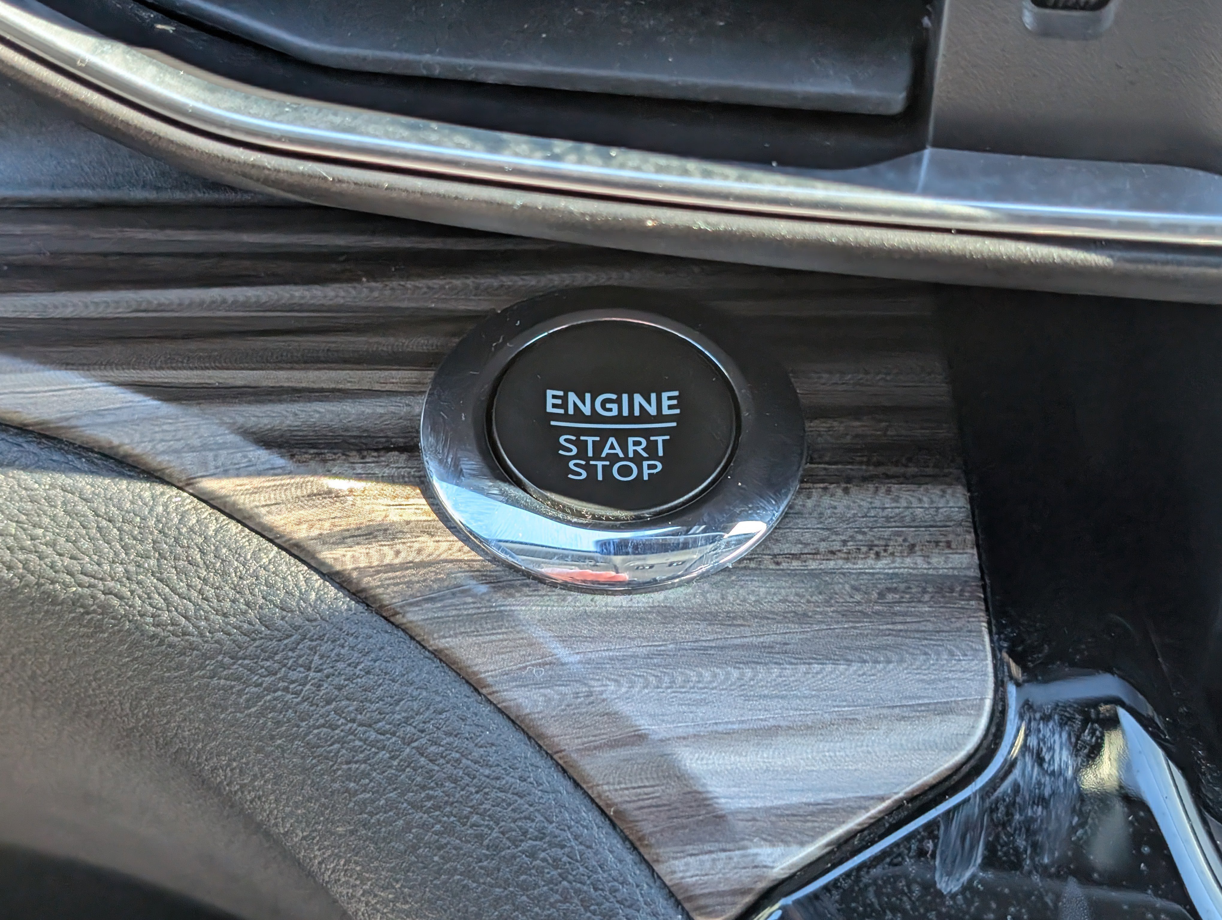 Certified 2022 Ford Explorer Limited w/ Limited Technology Package image 28