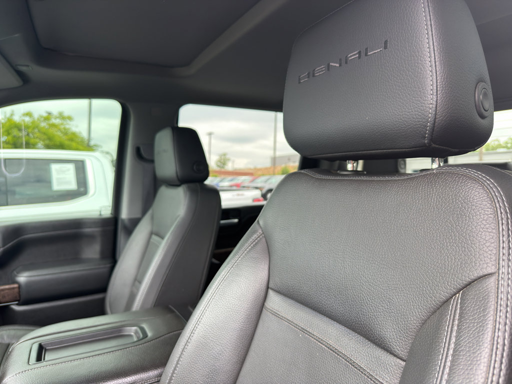 Used 2022 GMC Sierra 2500 Denali w/ Technology Package AWD/4WD image 11