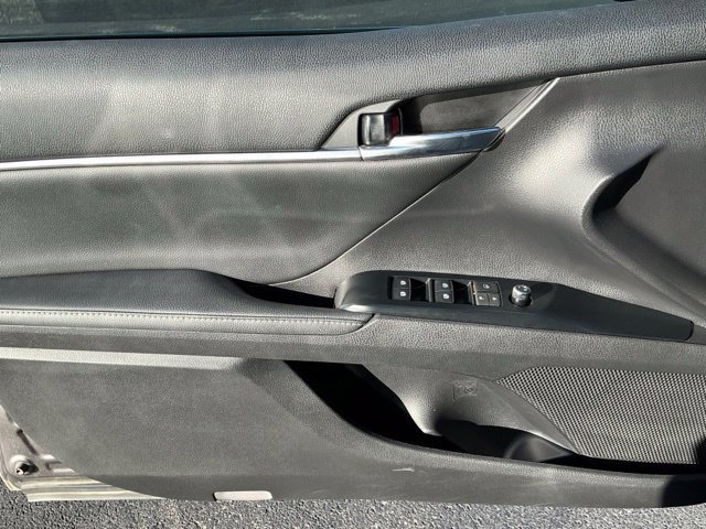 Used 2019 Toyota Camry XSE FWD image 14