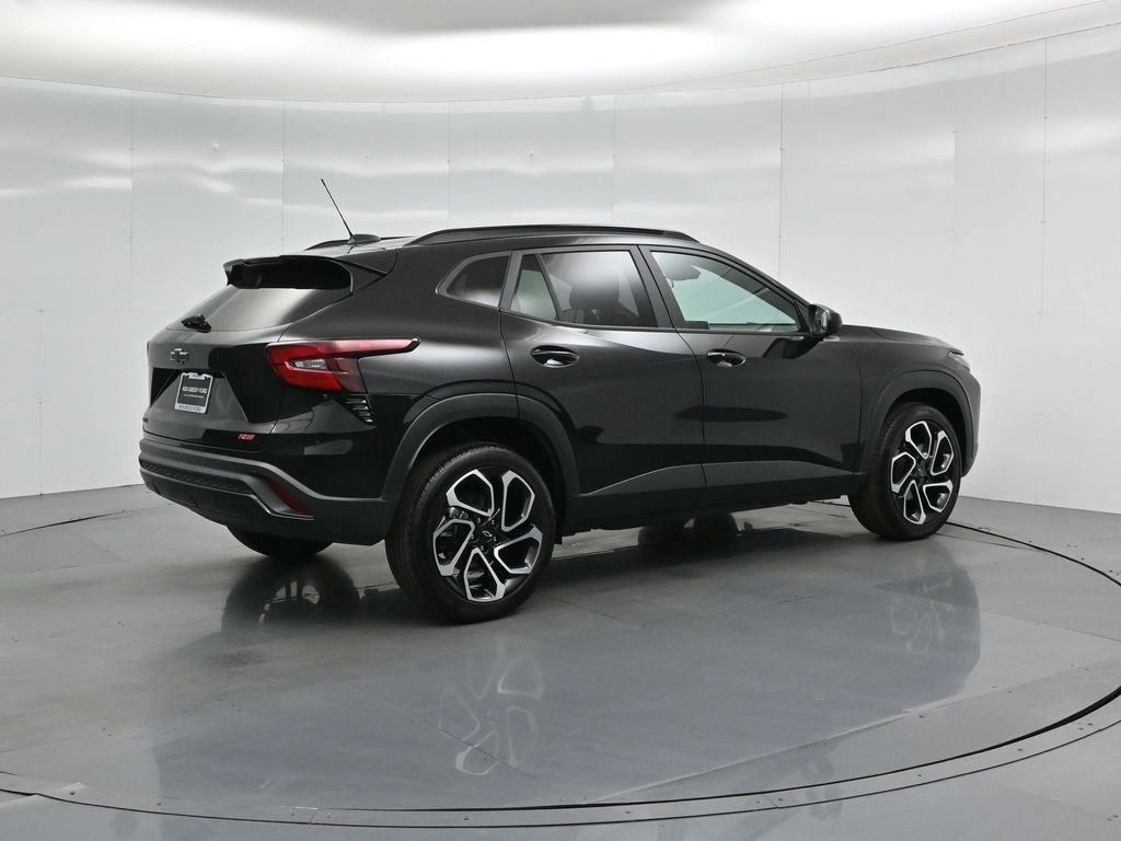 Used 2024 Chevrolet Trax RS w/ Sunroof Package FWD image 23