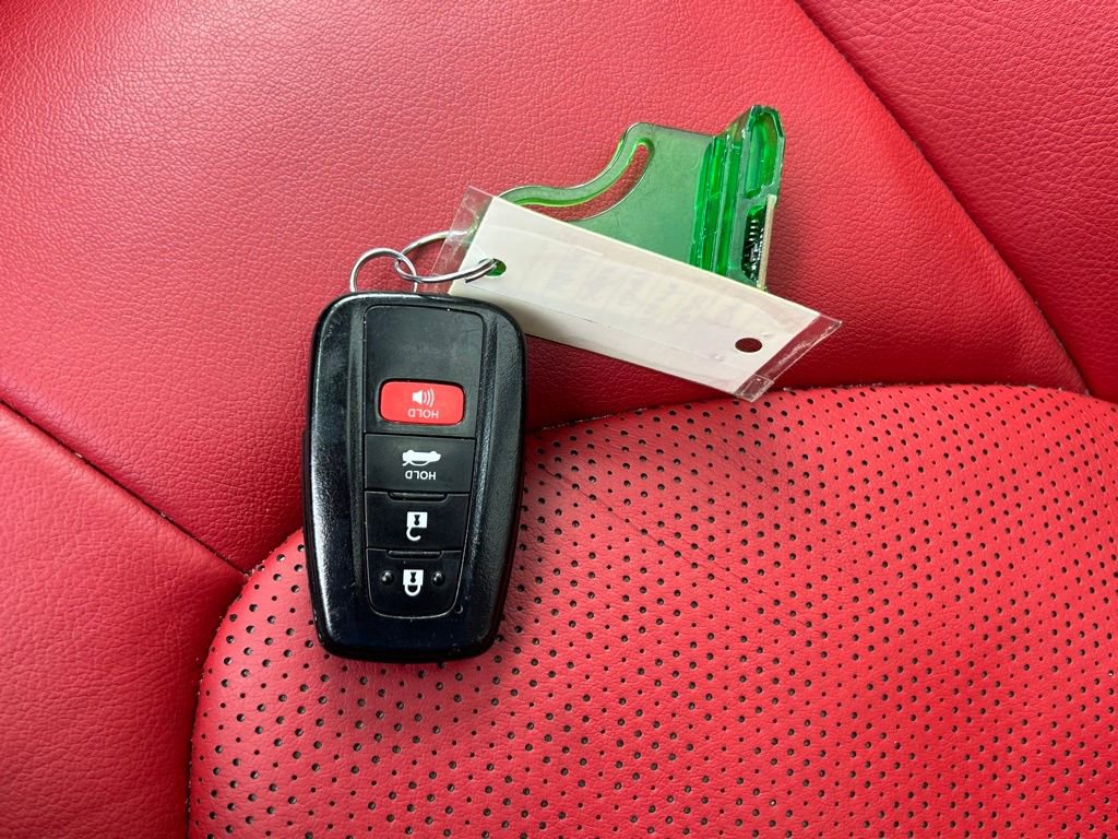 Used 2020 Toyota Camry XSE image 40