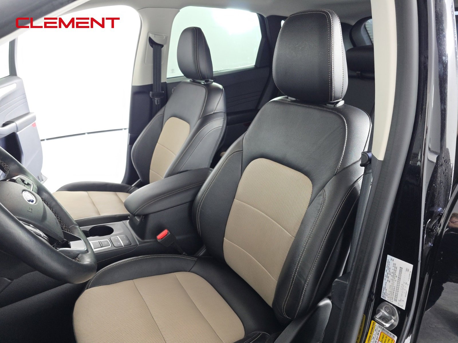 Certified 2022 Ford Escape Titanium w/ Titanium Elite Package image 30