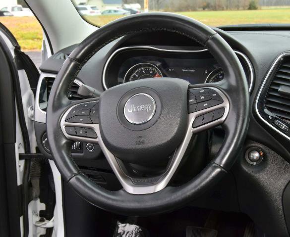 Used 2019 Jeep Cherokee Limited image 15