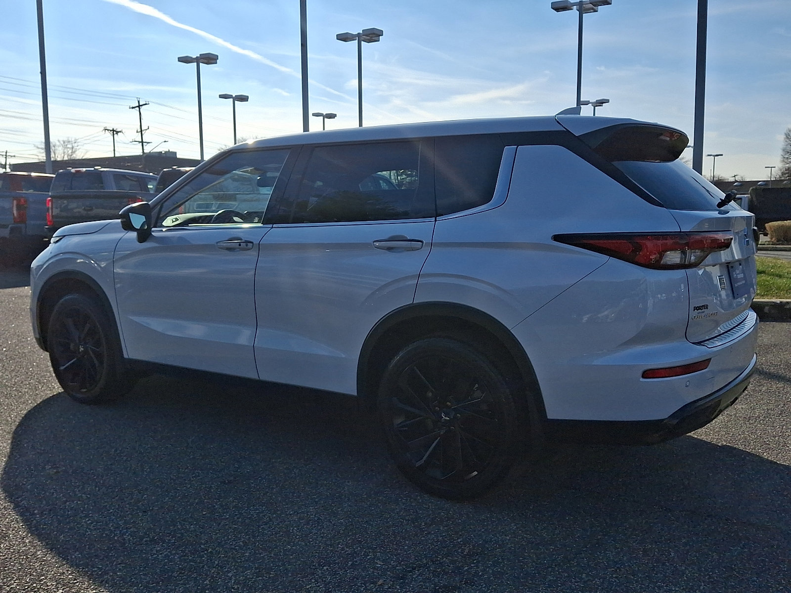 Used 2023 Mitsubishi Outlander SE Black Edition image 4