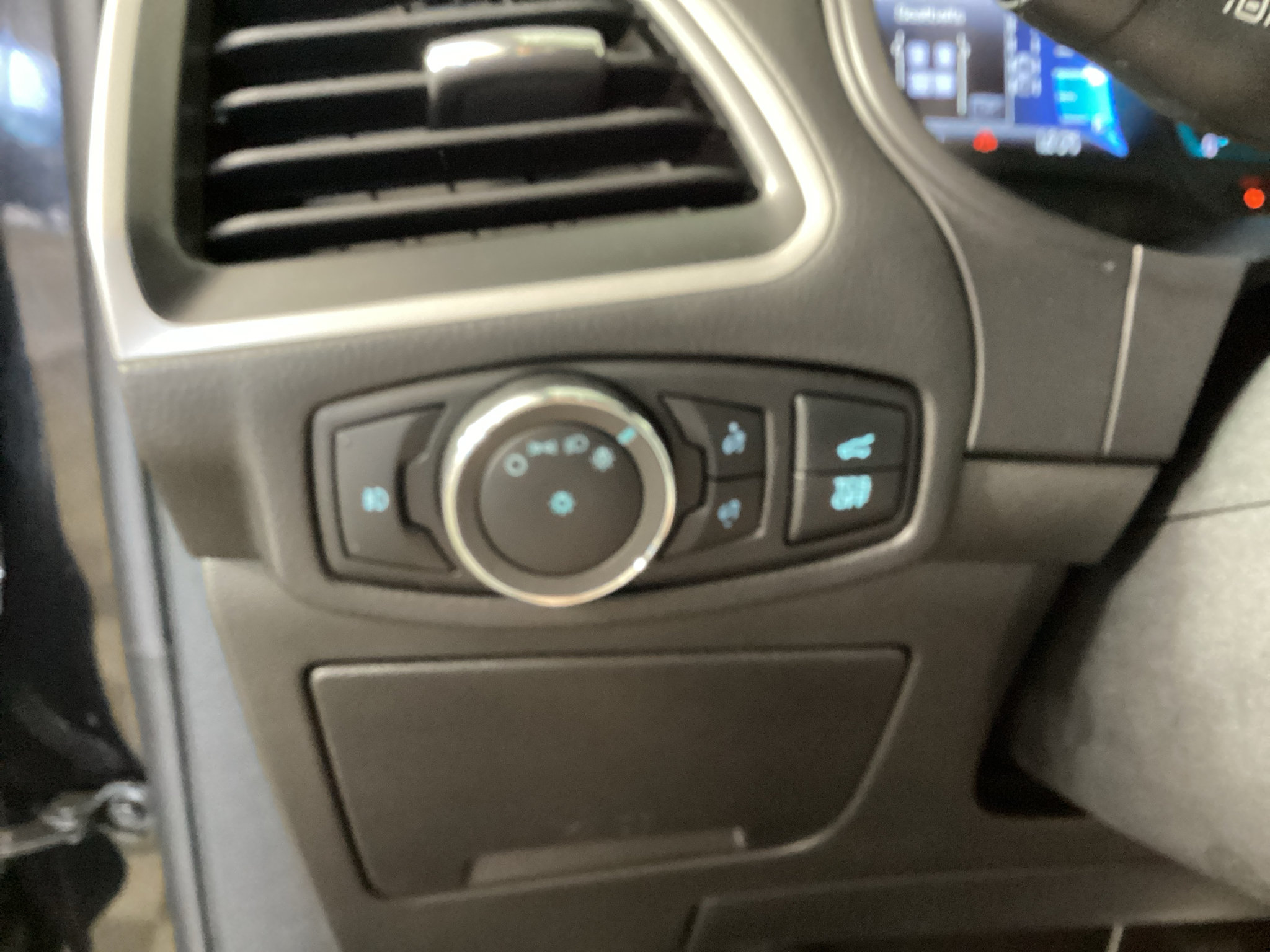Certified 2024 Ford Edge SEL w/ Convenience Package AWD/4WD image 20