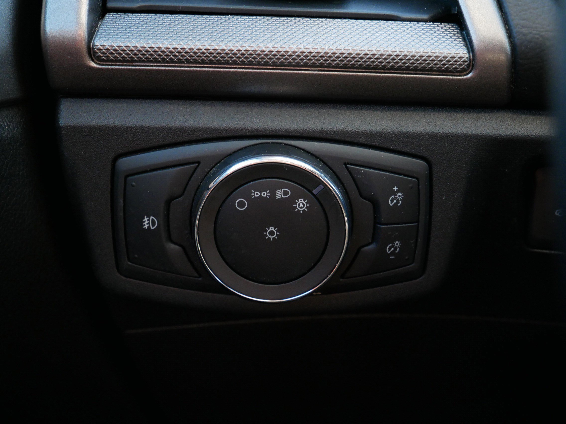 Certified 2020 Ford Fusion SE w/ Equipment Group 151A image 26