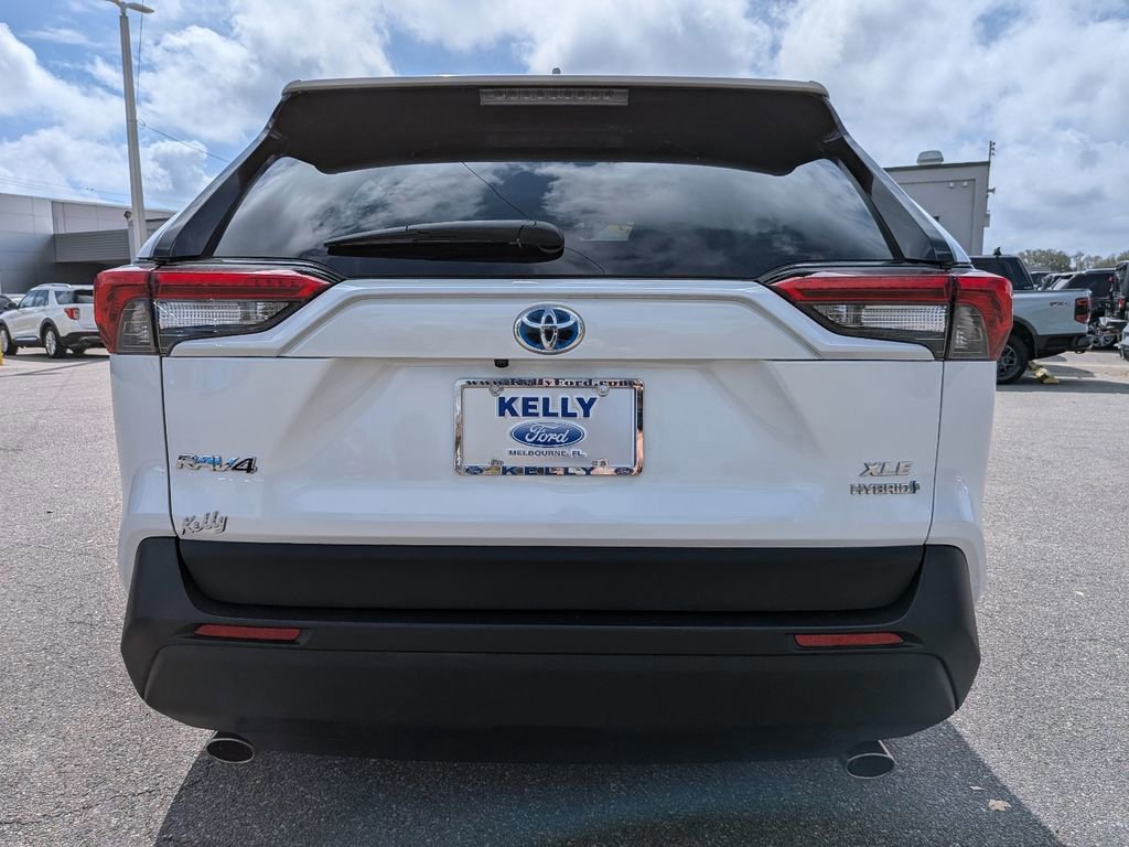 Used 2023 Toyota RAV4 XLE Premium image 5