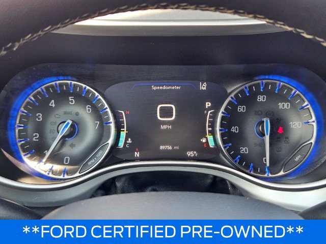 Used 2023 Chrysler Pacifica Touring FWD image 34