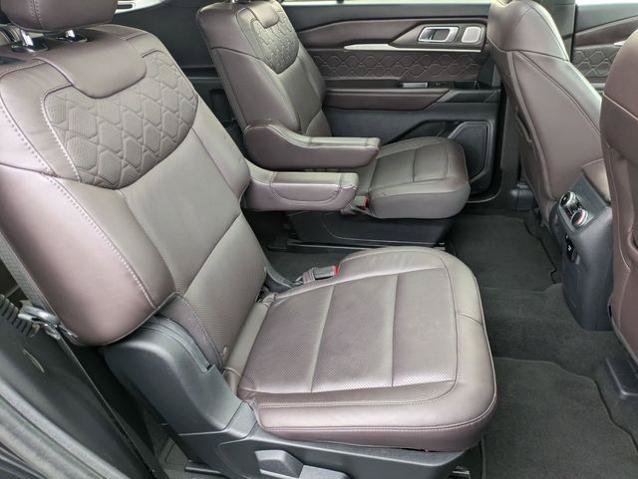 Certified 2025 Ford Explorer Platinum w/ LUX Leather Package AWD/4WD image 21