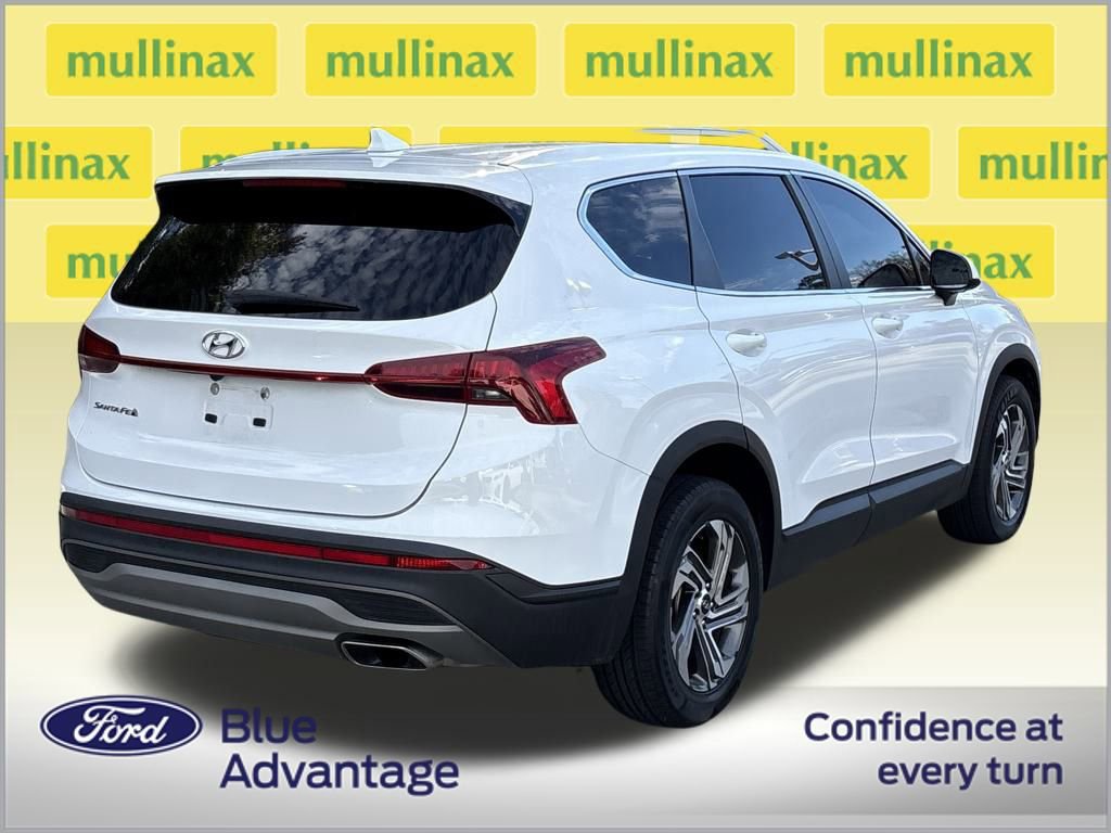 Used 2023 Hyundai Santa Fe SE image 3