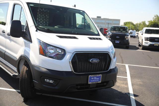 Certified 2025 Ford Transit 250 Low Roof w/ Exterior Upgrade Package RWD image 4