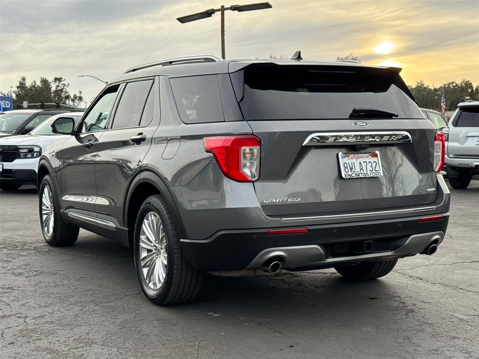 Certified 2021 Ford Explorer Limited w/ Hybrid Equipment Group 310A image 6