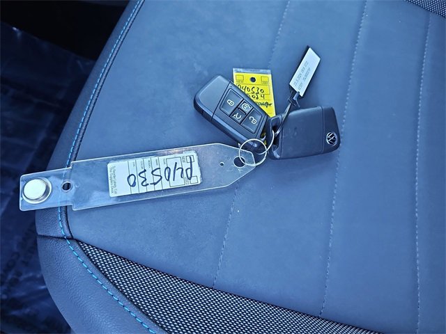 Used 2024 Volkswagen Taos SE image 35