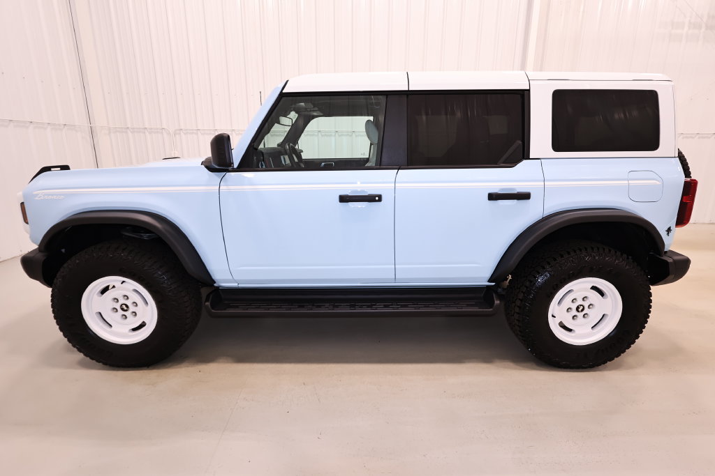 Certified 2025 Ford Bronco Heritage Edition AWD/4WD image 7