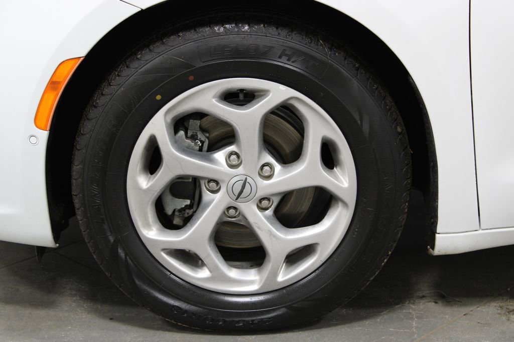 Used 2022 Chrysler Pacifica Limited image 22