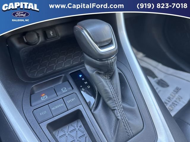 Used 2022 Toyota RAV4 XLE Premium image 30