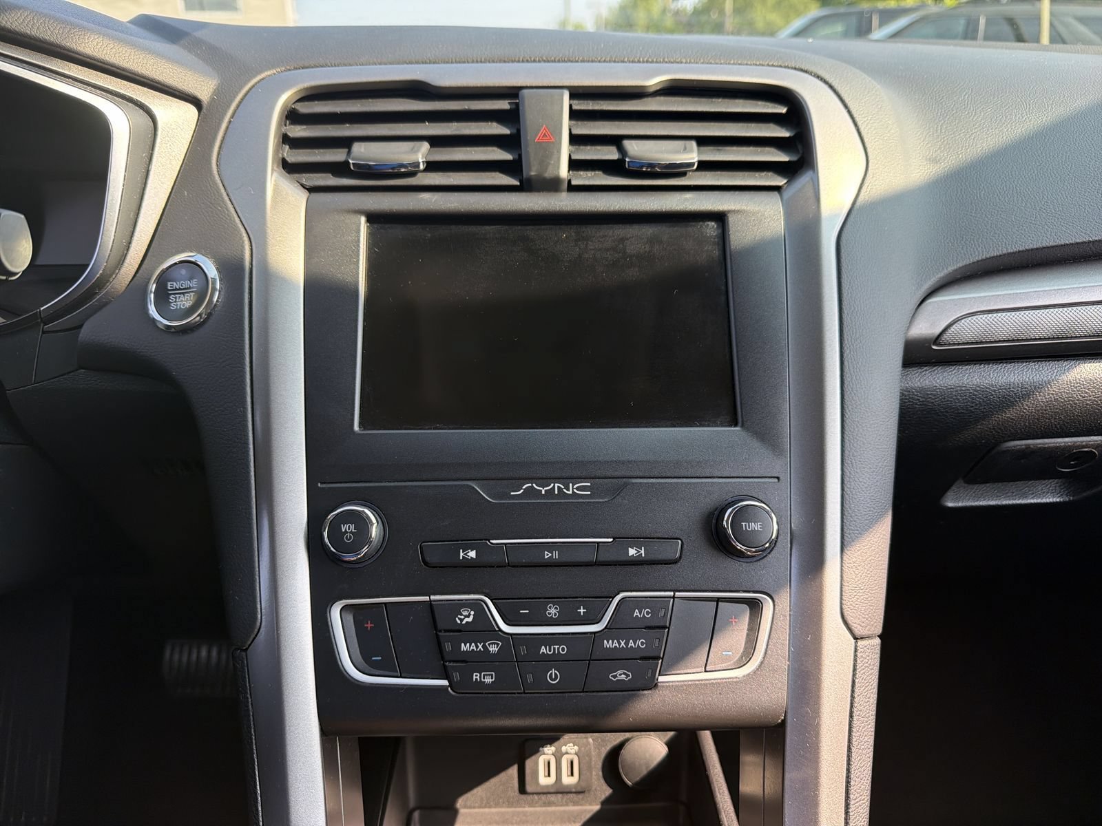 Certified 2020 Ford Fusion SE FWD image 26
