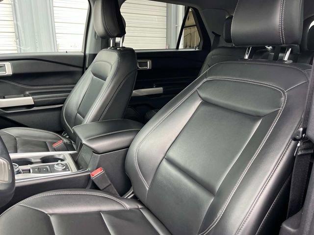 Certified 2022 Ford Explorer XLT w/ Equipment Group 202A image 29