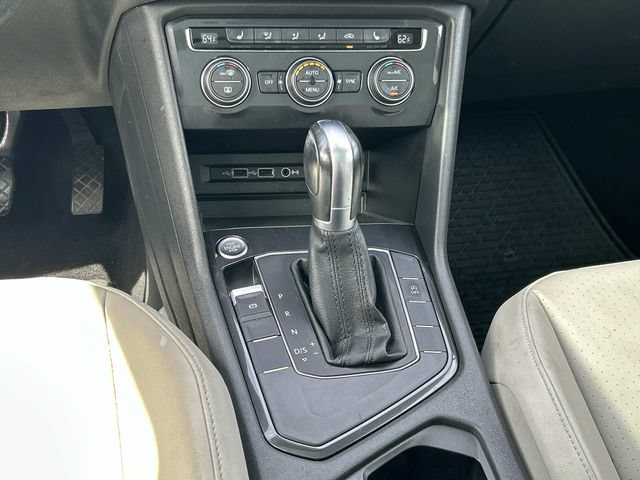 Used 2018 Volkswagen Tiguan SE FWD image 17