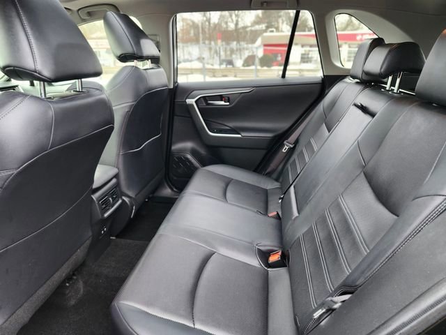Used 2020 Toyota RAV4 Limited image 16