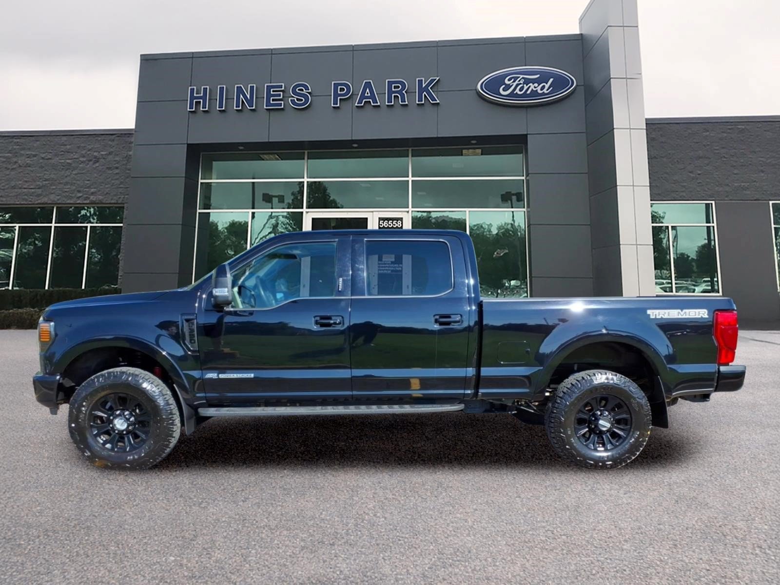 Certified 2021 Ford F350 4x4 Crew Cab Super Duty image 4