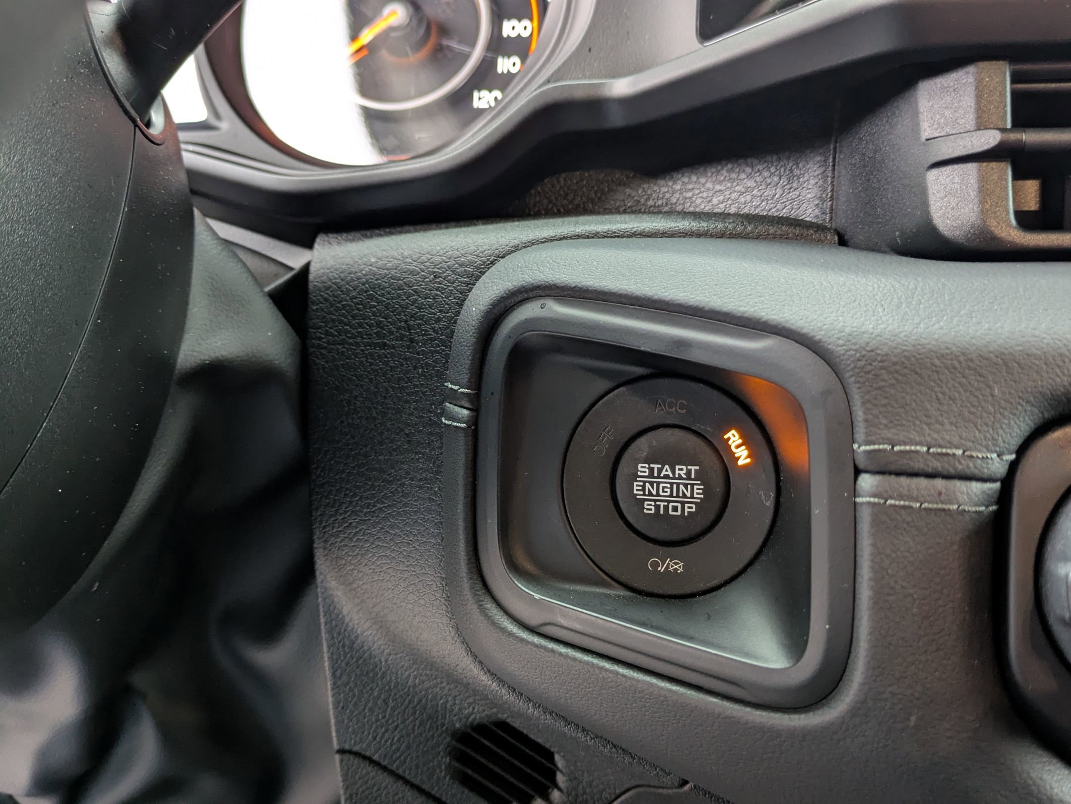 Used 2024 Jeep Gladiator Rubicon image 25