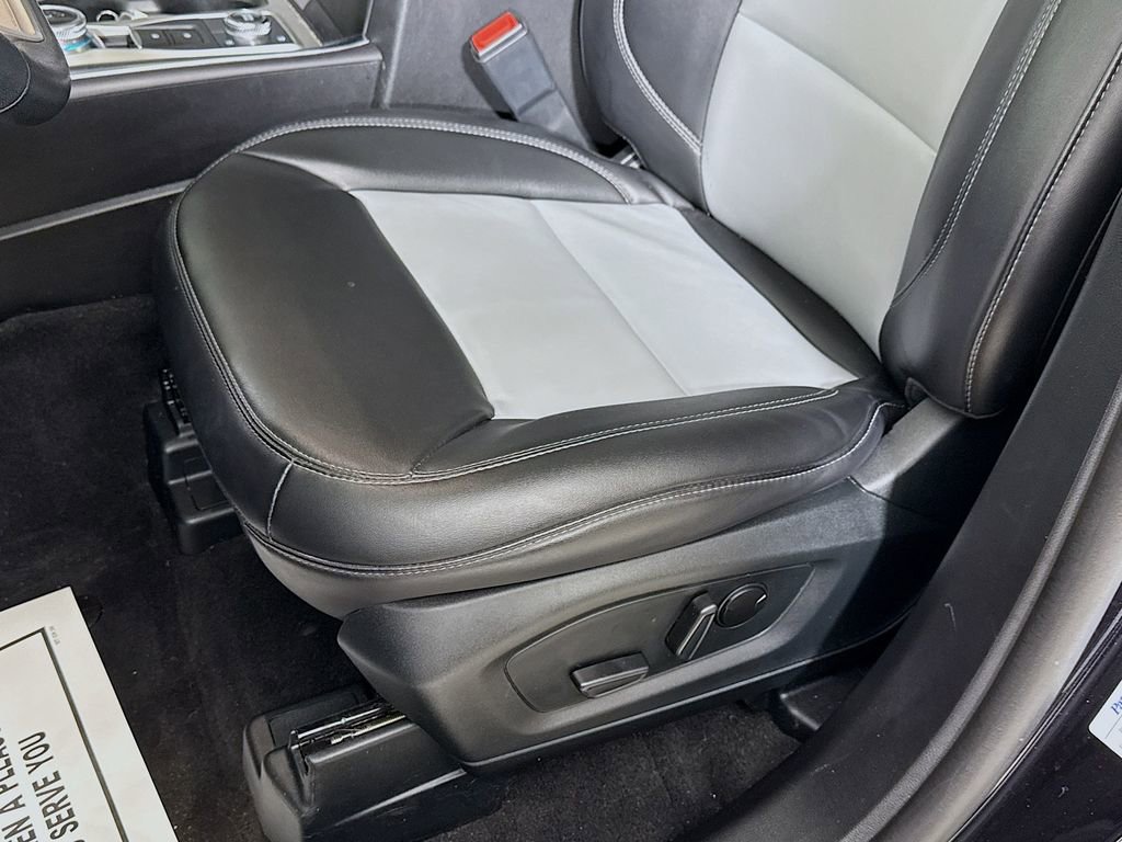 Certified 2023 Ford Explorer XLT w/ Equipment Group 202A image 22