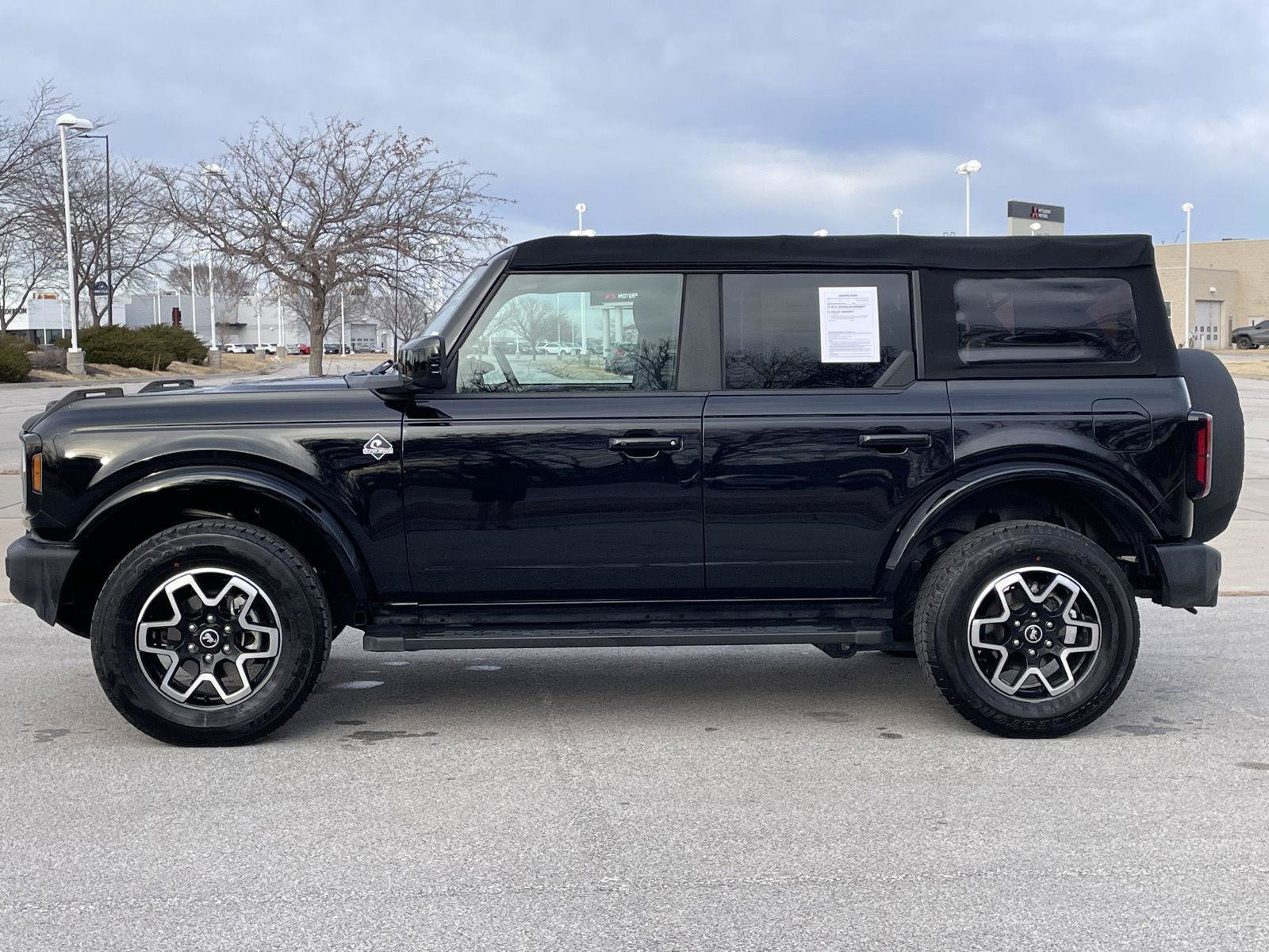 Certified 2023 Ford Bronco Outer Banks AWD/4WD image 2