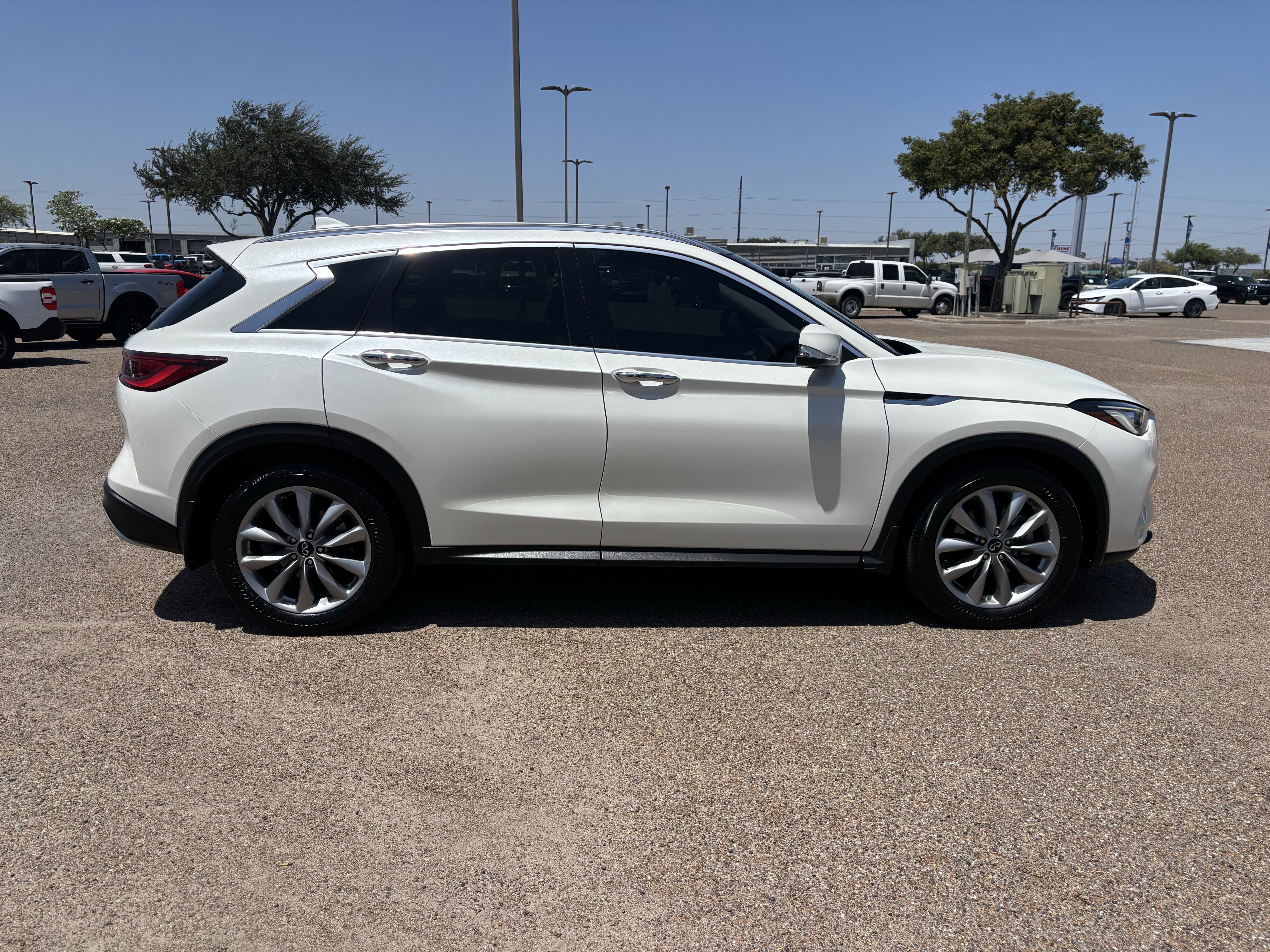 Used 2022 INFINITI QX50 Essential FWD image 4