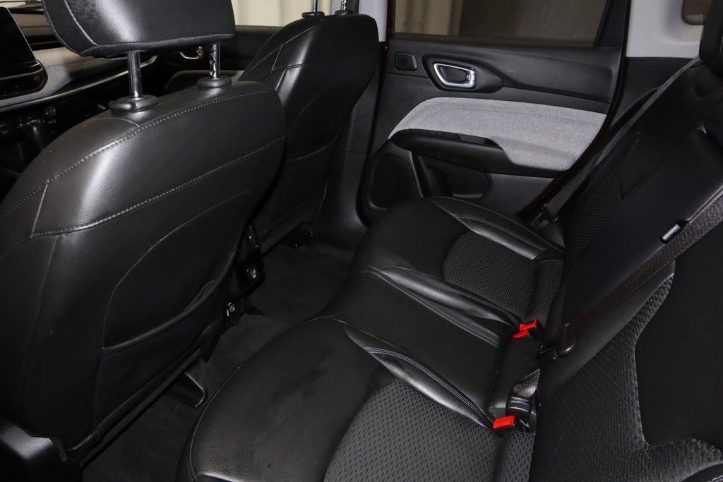 Used 2022 Jeep Compass Latitude w/ Sun and Sound Group image 19