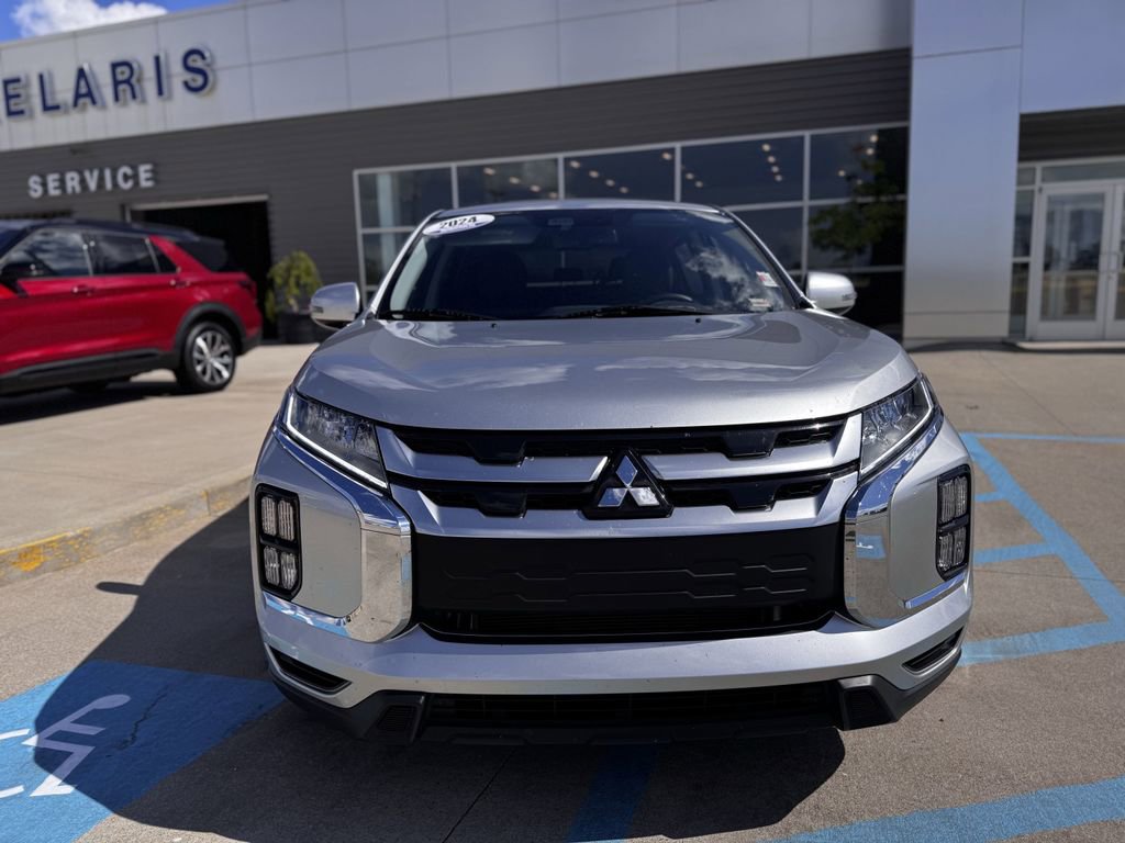 Used 2024 Mitsubishi Outlander Sport SE AWD/4WD image 2
