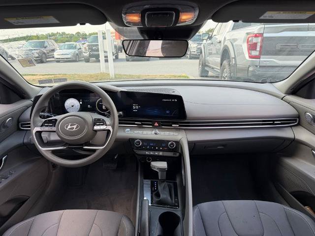 Used 2024 Hyundai Elantra SEL FWD image 14