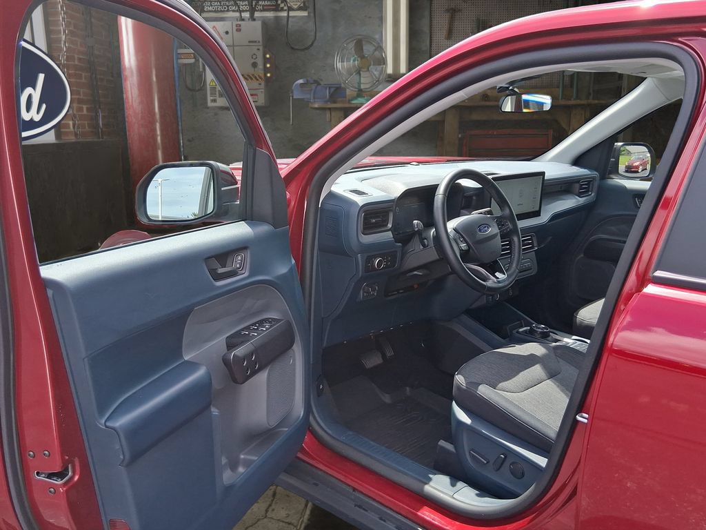 Certified 2025 Ford Maverick XLT w/ XLT Luxury Package AWD/4WD image 14