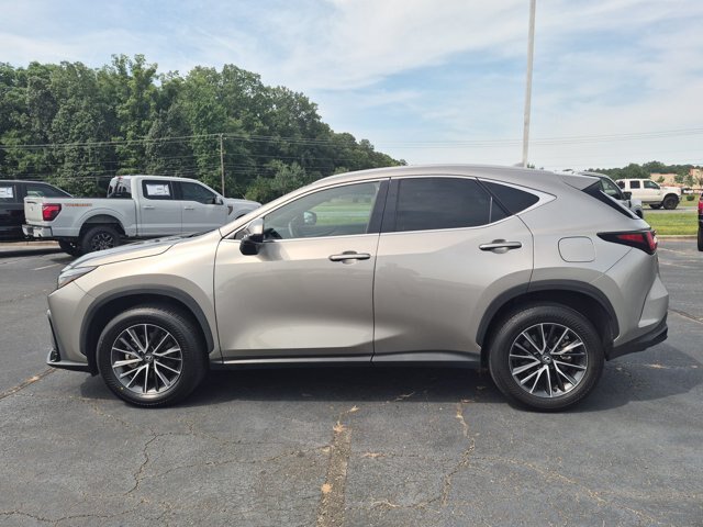 Used 2024 Lexus NX 250 FWD w/ Towing Package (2000 Lbs) image 7