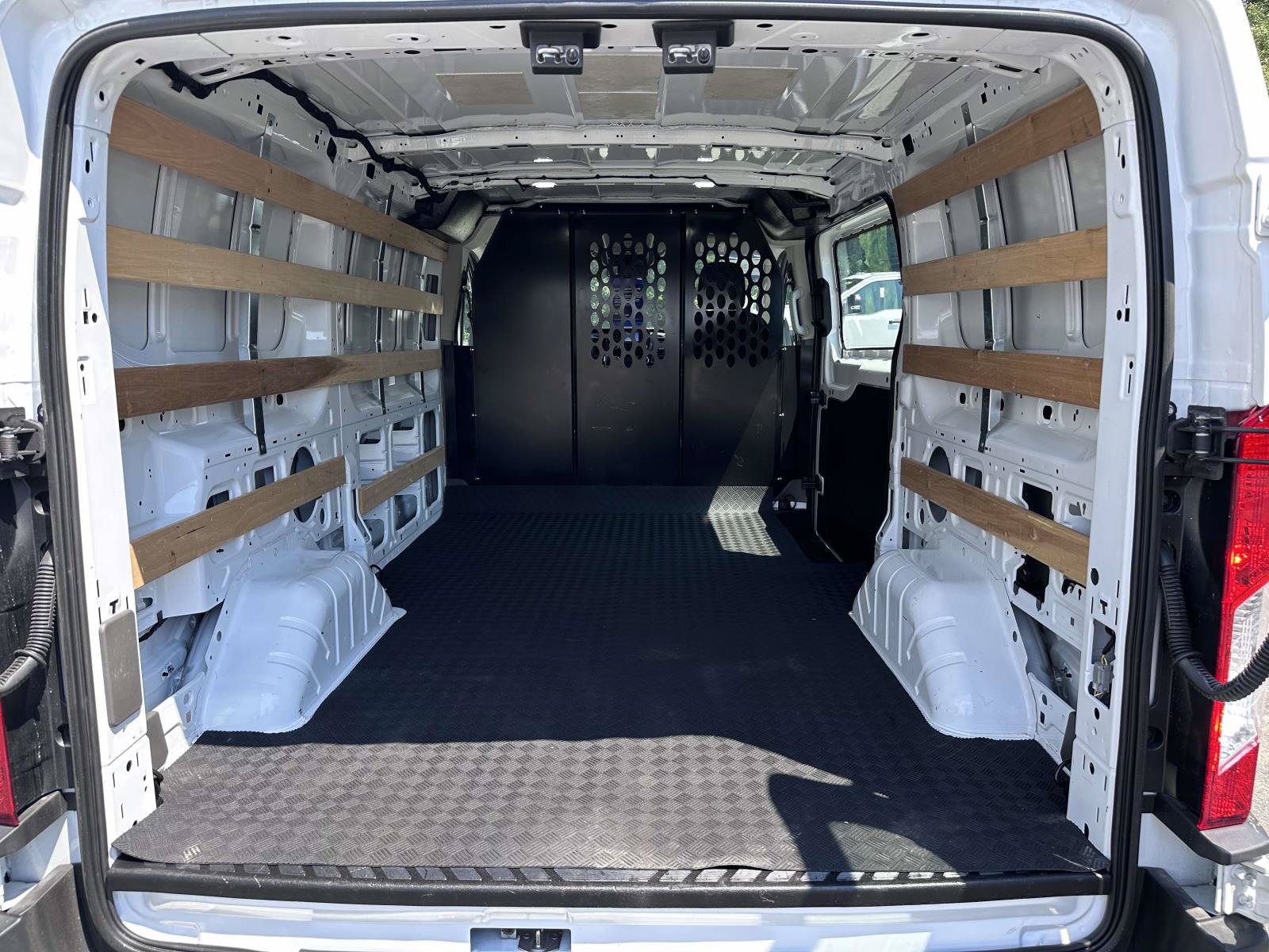 Certified 2025 Ford Transit 250 Low Roof w/ Exterior Upgrade Package RWD image 9