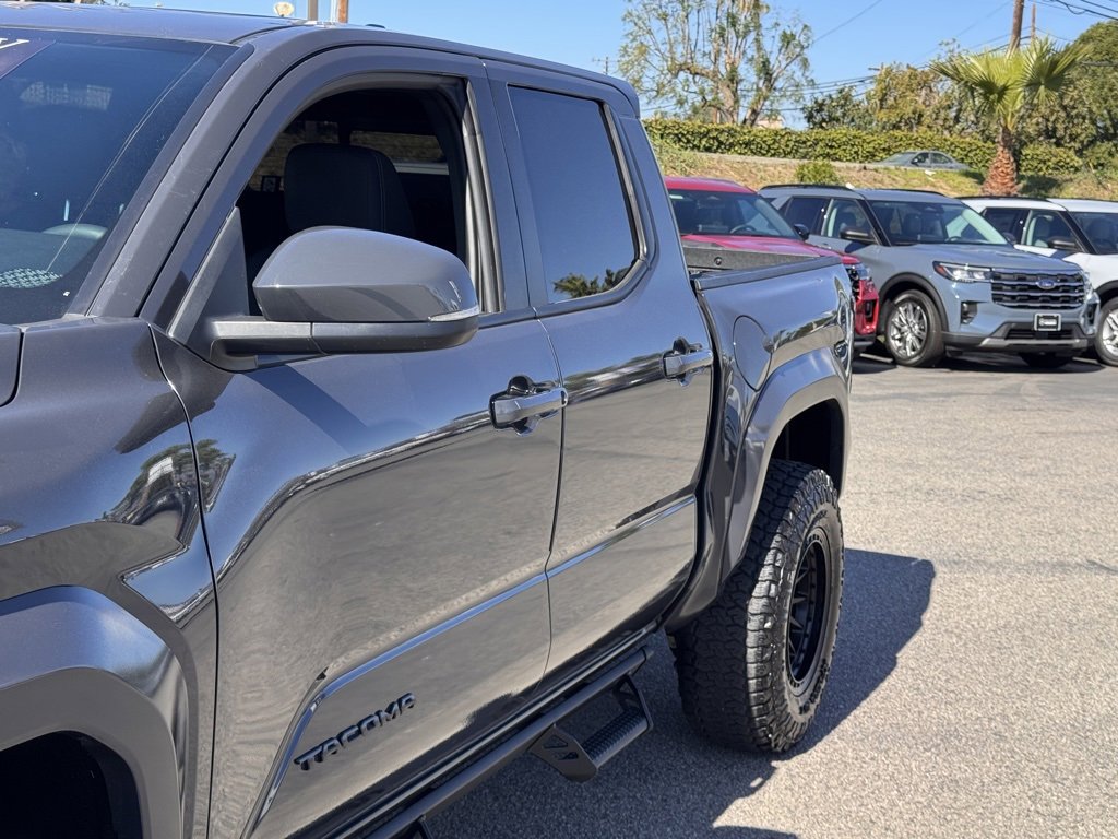 Used 2025 Toyota Tacoma TRD Sport image 9