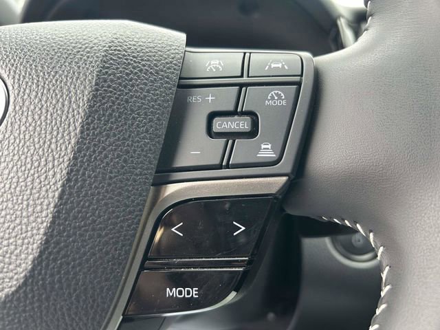 Used 2025 Toyota Camry SE w/ Convenience Package image 19