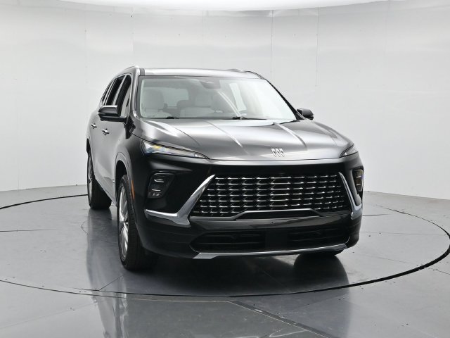 Used 2025 Buick Enclave Avenir w/ Trailering Package, 5000 lbs. FWD image 4