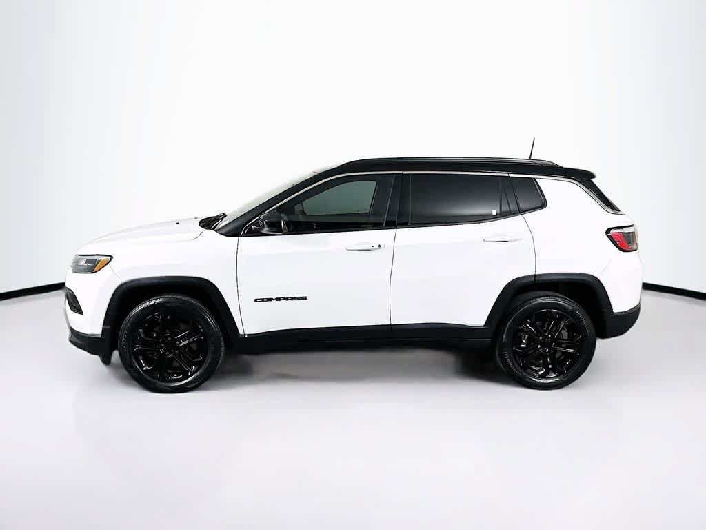 Used 2024 Jeep Compass Limited AWD/4WD image 3