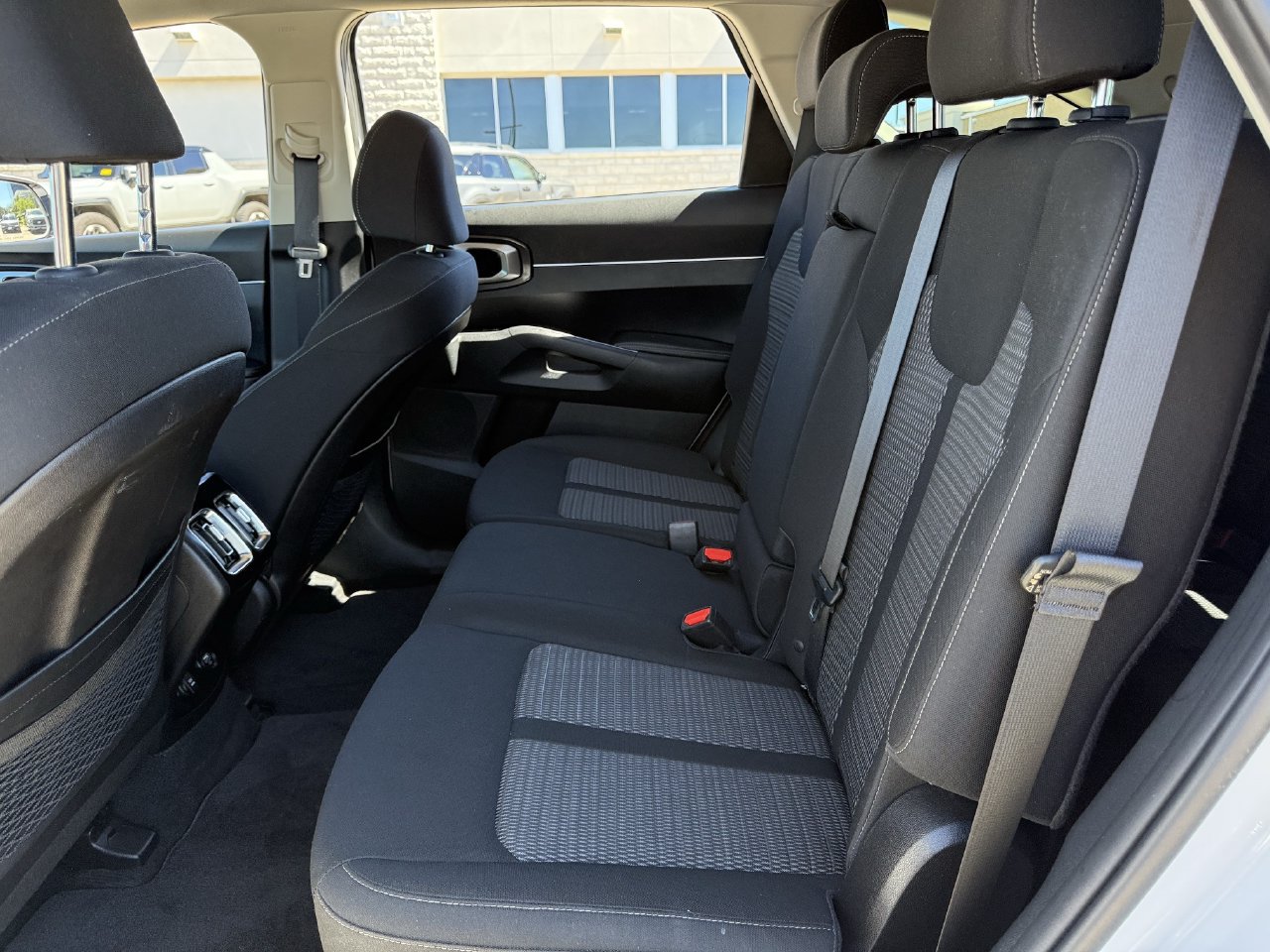 Used 2023 Kia Sorento LX FWD image 26