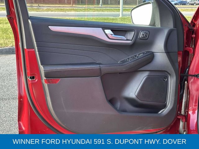 Certified 2024 Ford Escape Platinum w/ Premium Technology Package image 9