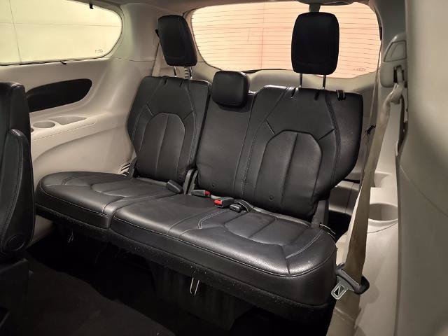 Used 2021 Chrysler Pacifica Touring-L FWD image 29