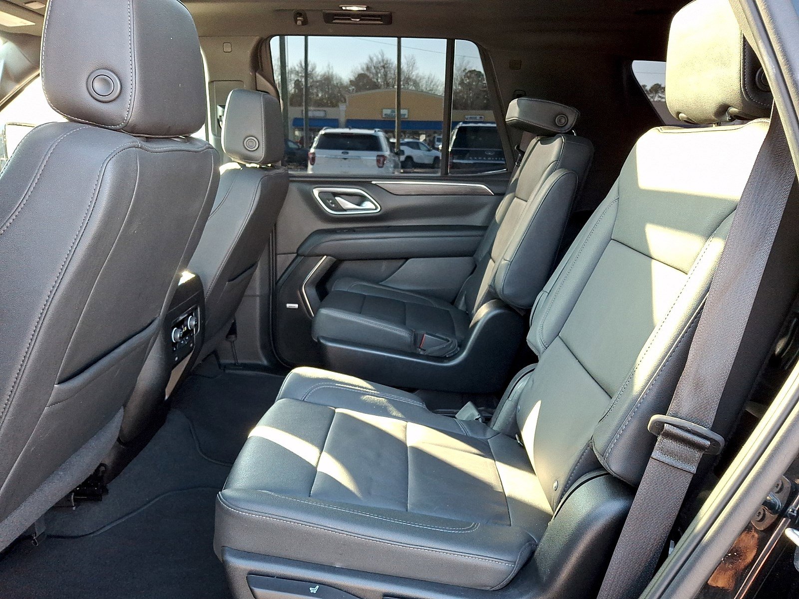 Used 2024 Chevrolet Tahoe Z71 w/ Z71 Off-Road Package image 9